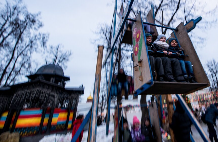 Москвичи проводили Масленицу 27 фото