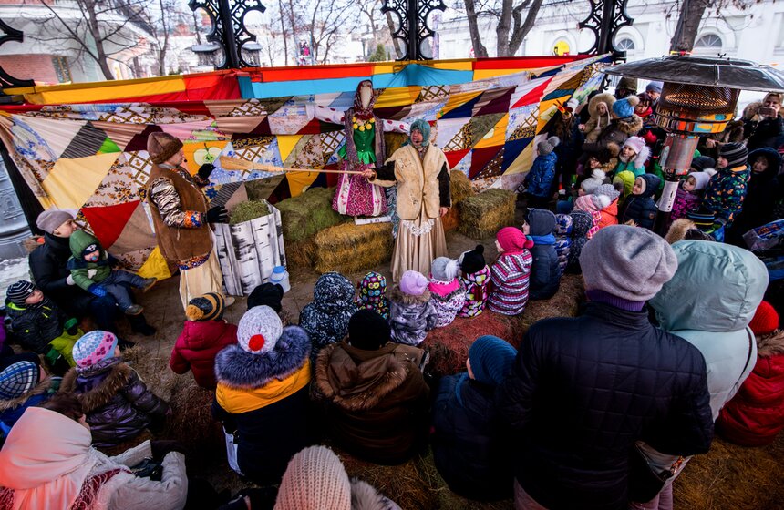 Москвичи проводили Масленицу 25 фото