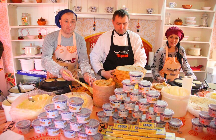 "Москва 24" накормила гостей и жителей столицы блинами. Фото 4 фото
