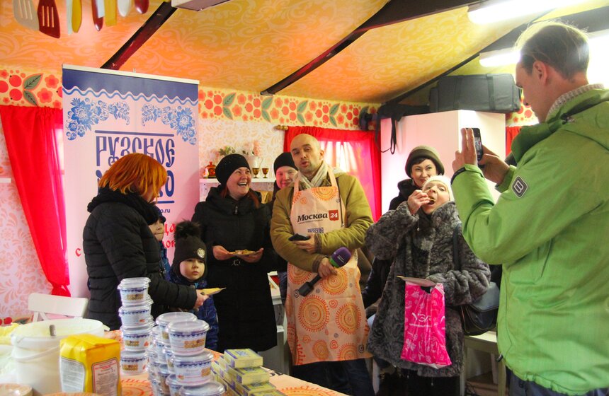 "Москва 24" накормила гостей и жителей столицы блинами. Фото 25 фото