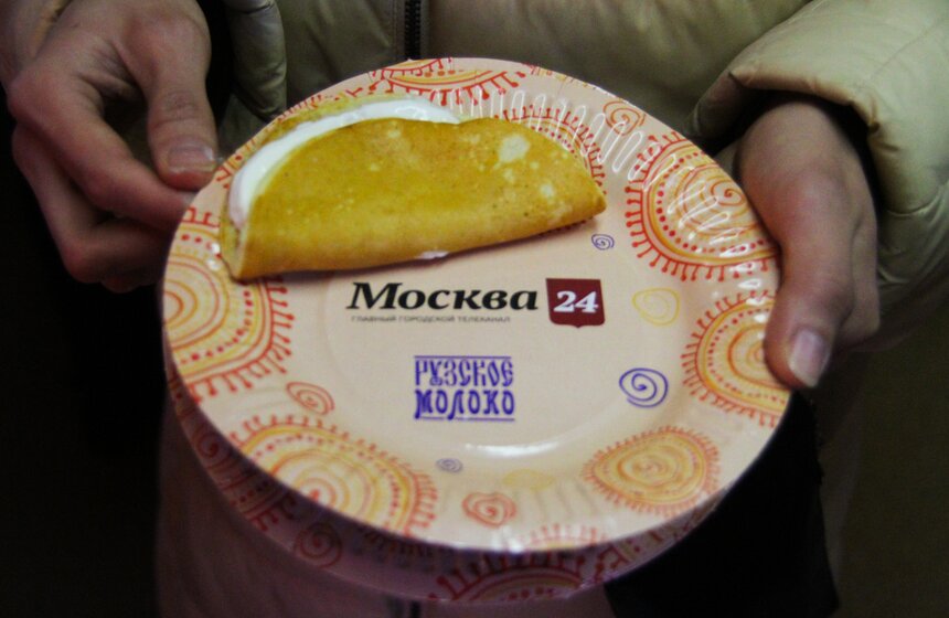 "Москва 24" накормила гостей и жителей столицы блинами. Фото 17 фото