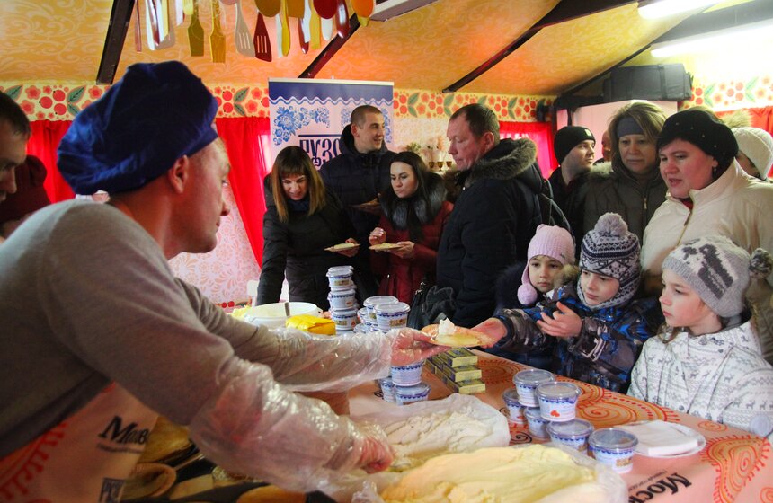 "Москва 24" накормила гостей и жителей столицы блинами. Фото 23 фото