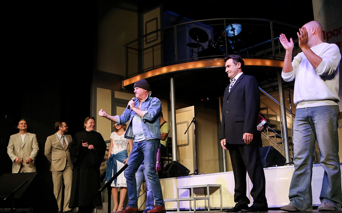 день выборов фильм. день выборов камиль ринатович. день выборов фильм 2007 кадры. день радио день выборов. день выборов 2007.