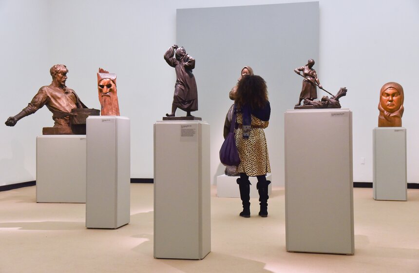 Выставка "Мужики и бабы" в Третьяковской галерее 26 фото