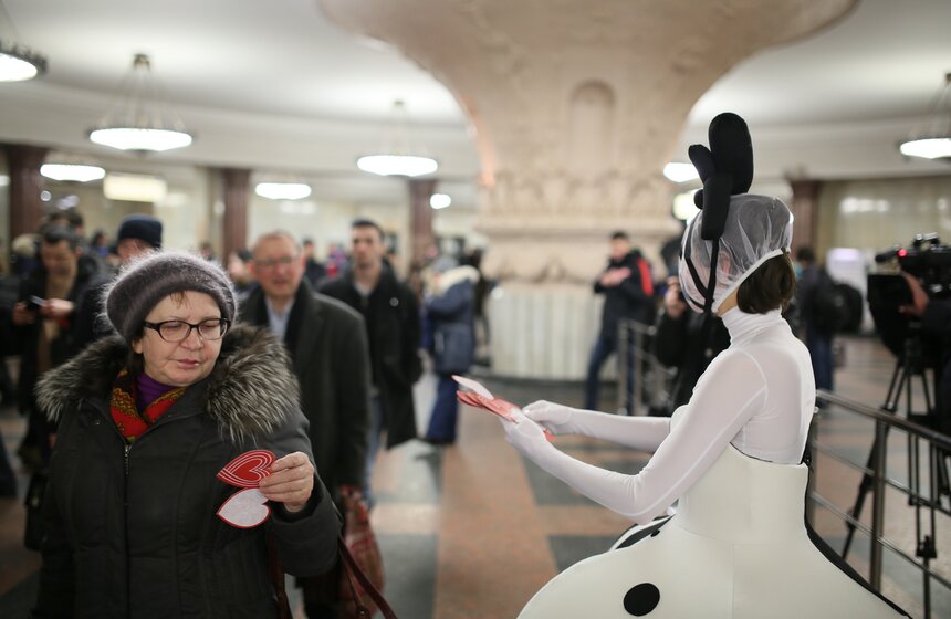 Костюмированный перформанс "Золотая маска в городе". Фото 14 фото