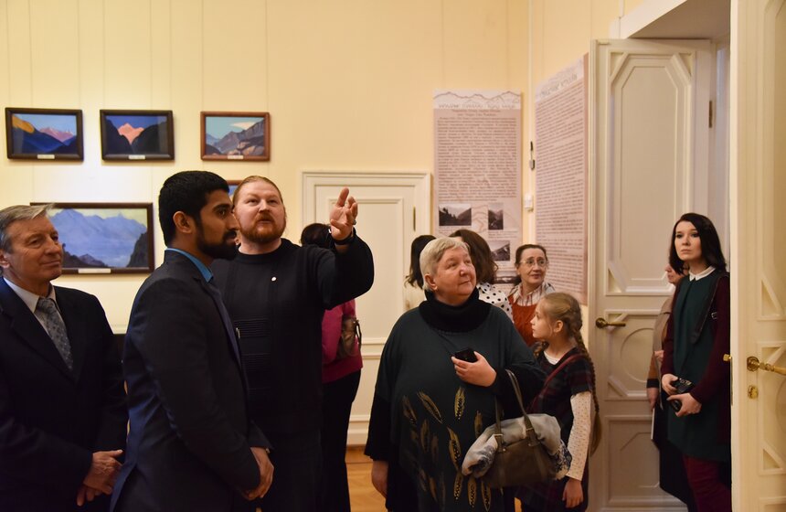 Выставка "Священные вершины" открылась в музее Рериха 6 фото
