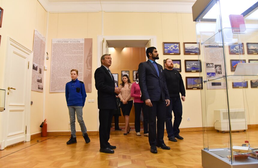 Выставка "Священные вершины" открылась в музее Рериха 5 фото