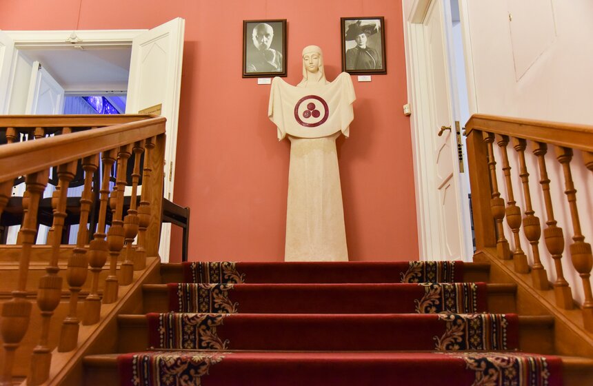 Выставка "Священные вершины" открылась в музее Рериха 9 фото