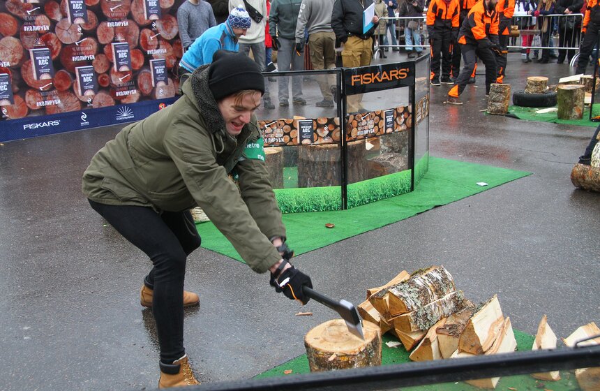 Чемпионат России по колке дров 6 фото