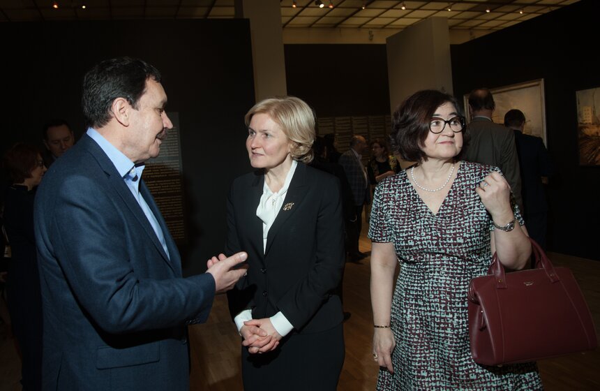 Эпоха советской истории на выставке "Оттепель" 12 фото