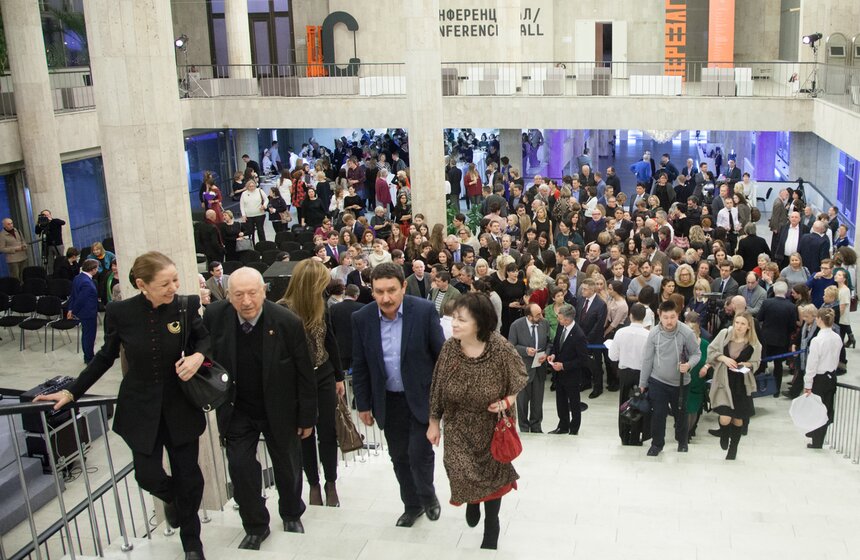 Эпоха советской истории на выставке "Оттепель" 11 фото