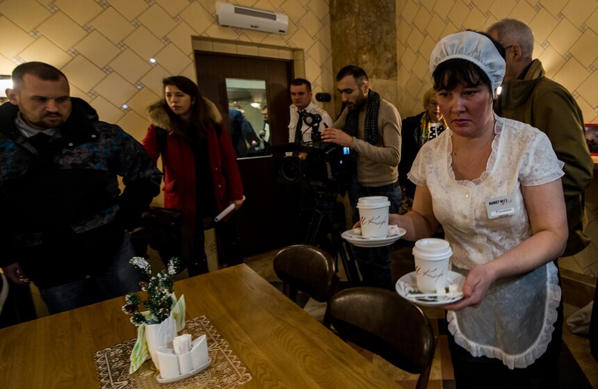 Открытие ретро-кафе на станции метро "Арбатская" 16 фото