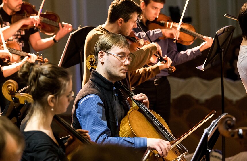 Теодор Курентзис и оркестр MusicAeterna репетируют "Золушку" 17 фото