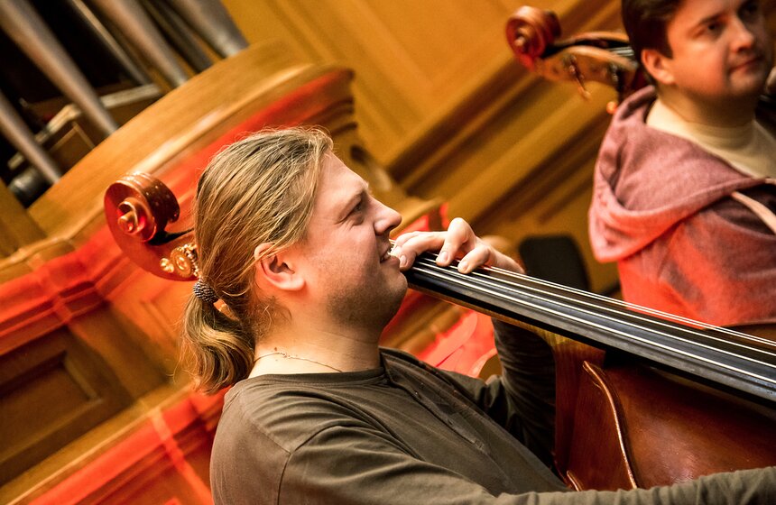 Теодор Курентзис и оркестр MusicAeterna репетируют "Золушку" 22 фото