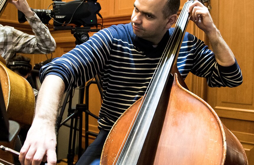 Теодор Курентзис и оркестр MusicAeterna репетируют "Золушку" 5 фото