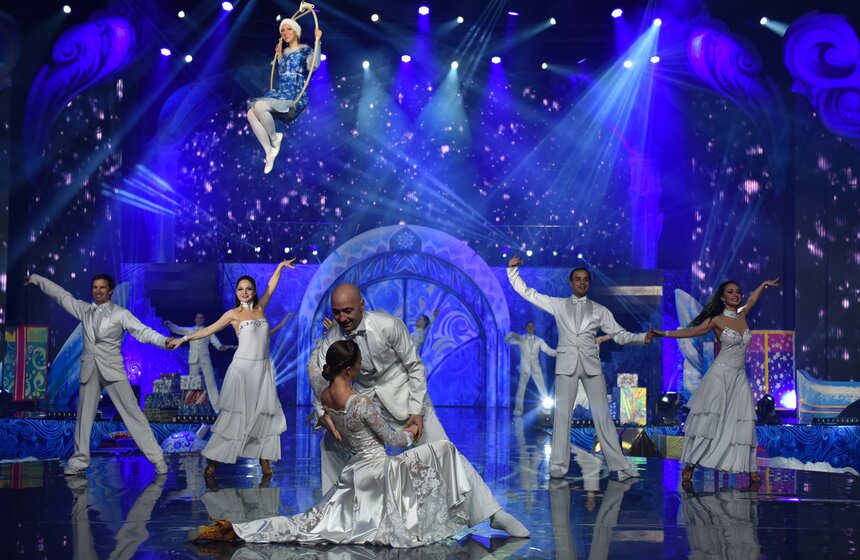 Серия новогодних представлений "Елка Мэра" 14 фото