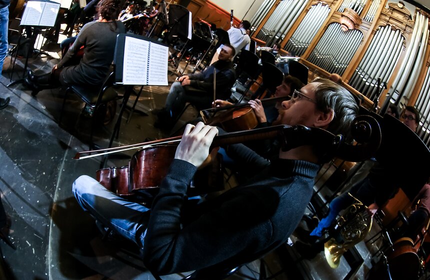 Теодор Курентзис и оркестр MusicAeterna репетируют "Золушку" 27 фото