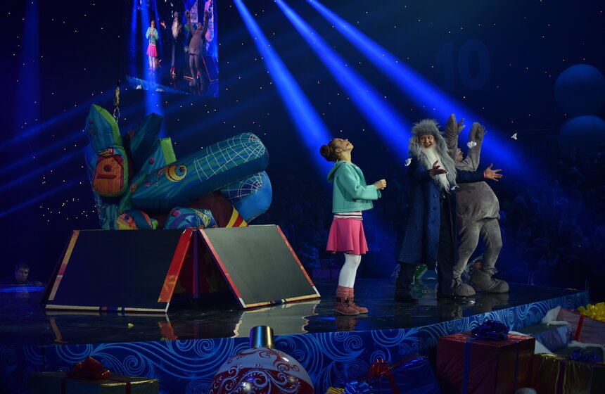 Серия новогодних представлений "Елка Мэра" 22 фото