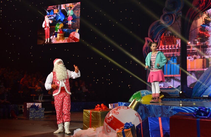 Серия новогодних представлений "Елка Мэра" 26 фото