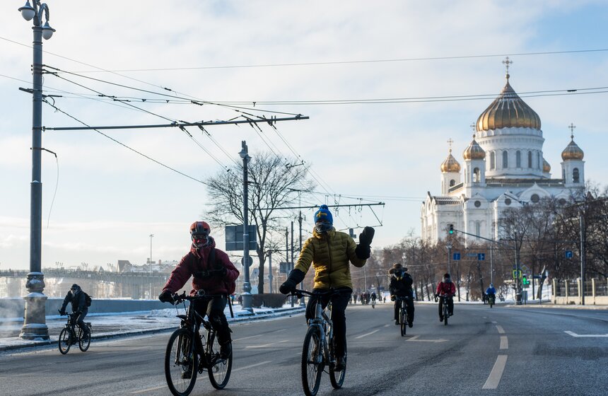 Второй зимний велопарад прошел в Москве. Фото 22 фото