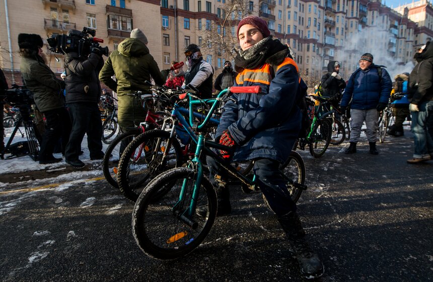 Второй зимний велопарад прошел в Москве. Фото 6 фото