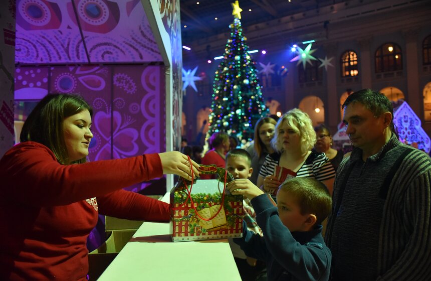 Серия новогодних представлений "Елка Мэра" 46 фото