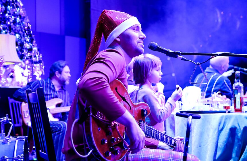 Предновогодний "халатный" концерт группы "Несчастный случай" 12 фото