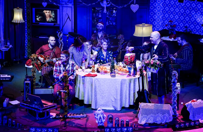 Предновогодний "халатный" концерт группы "Несчастный случай" 18 фото