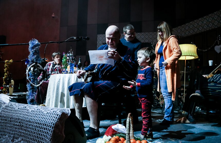 Предновогодний "халатный" концерт группы "Несчастный случай" 16 фото