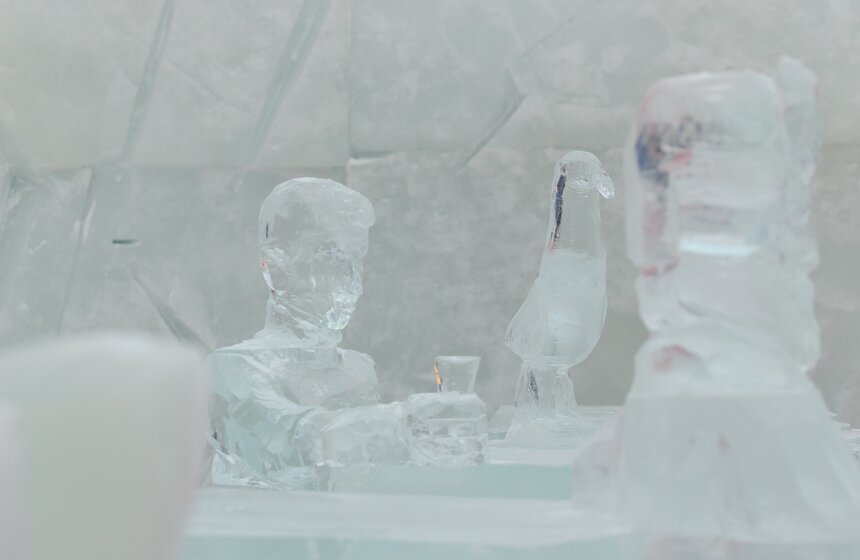 Галерею ледяных скульптур поставили в парке "Сокольники" 2 фото