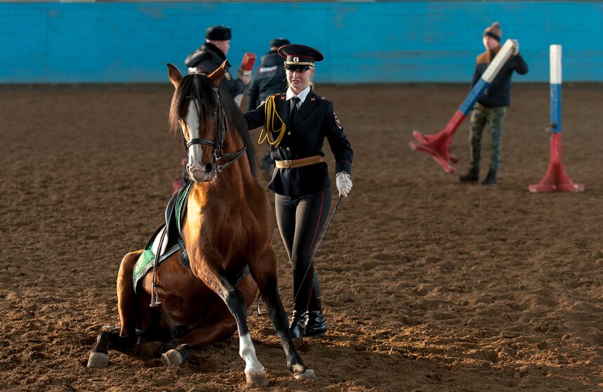 Кавалерийские маневры сотрудников ГУ МВД Москвы. Фоторепортаж 13 фото