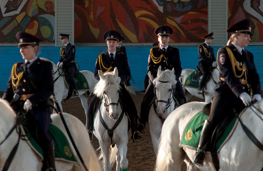 Кавалерийские маневры сотрудников ГУ МВД Москвы. Фоторепортаж 8 фото
