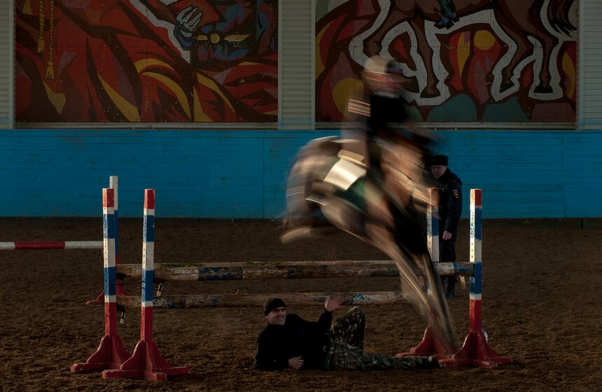 Кавалерийские маневры сотрудников ГУ МВД Москвы. Фоторепортаж 18 фото