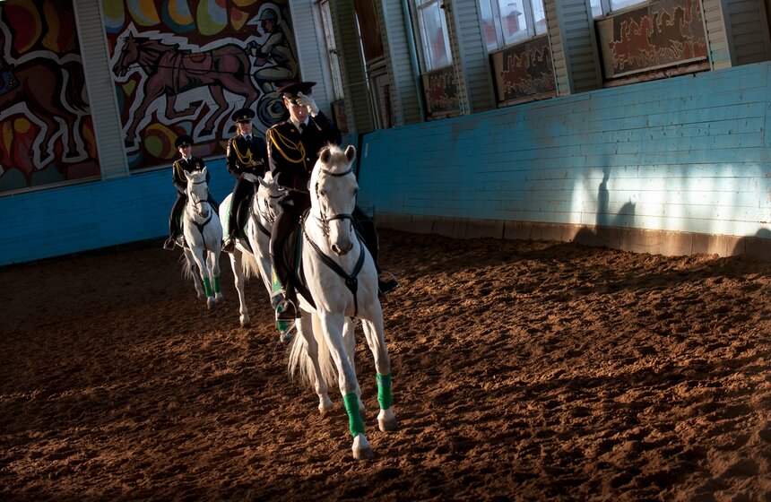Кавалерийские маневры сотрудников ГУ МВД Москвы. Фоторепортаж 4 фото