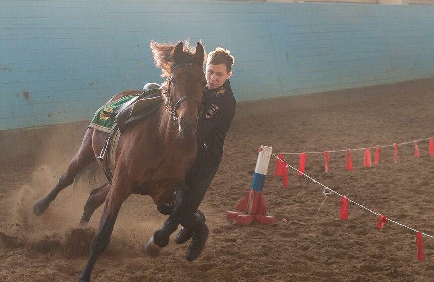 Кавалерийские маневры сотрудников ГУ МВД Москвы. Фоторепортаж 28 фото