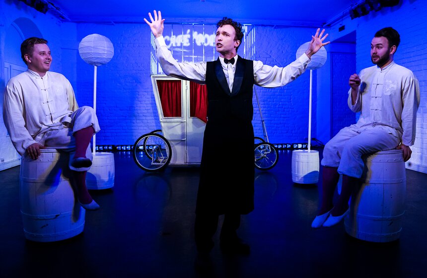 Спектакль "Сирано" в театре МОСТ. Фоторепортаж 14 фото