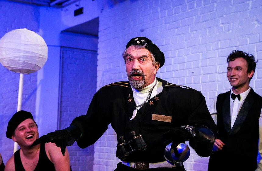 Спектакль "Сирано" в театре МОСТ. Фоторепортаж 18 фото