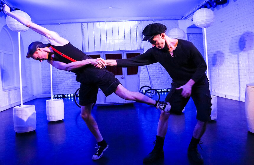 Спектакль "Сирано" в театре МОСТ. Фоторепортаж 4 фото