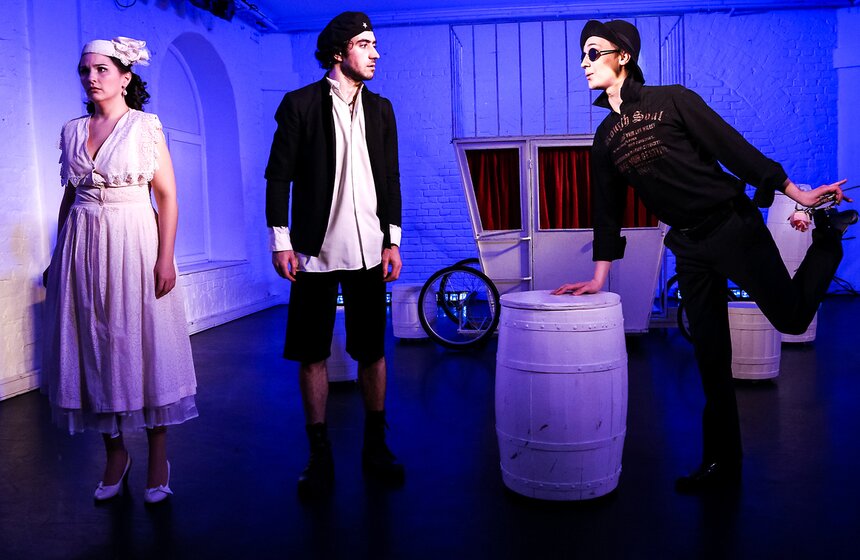 Спектакль "Сирано" в театре МОСТ. Фоторепортаж 35 фото