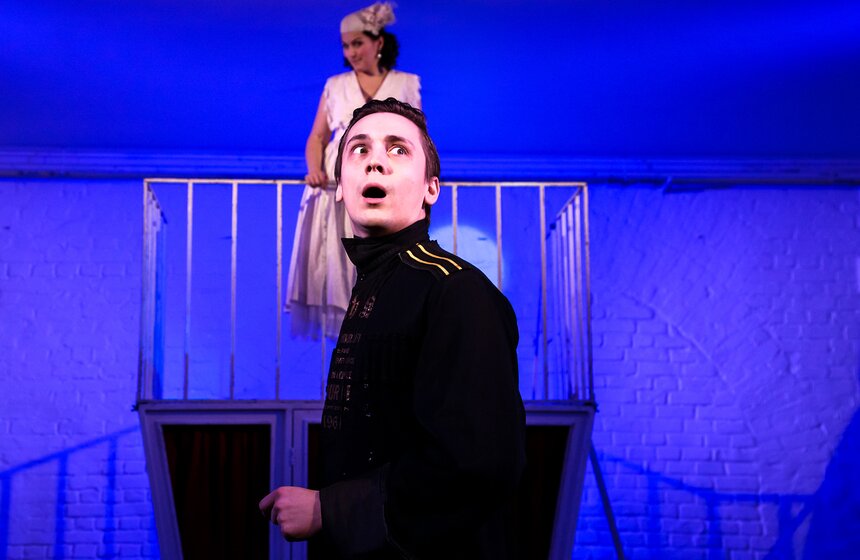 Спектакль "Сирано" в театре МОСТ. Фоторепортаж 23 фото