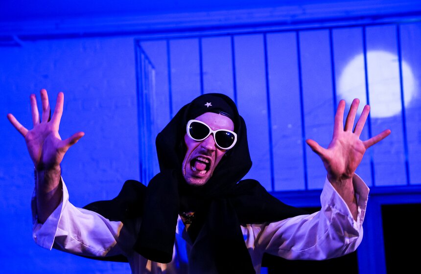 Спектакль "Сирано" в театре МОСТ. Фоторепортаж 30 фото