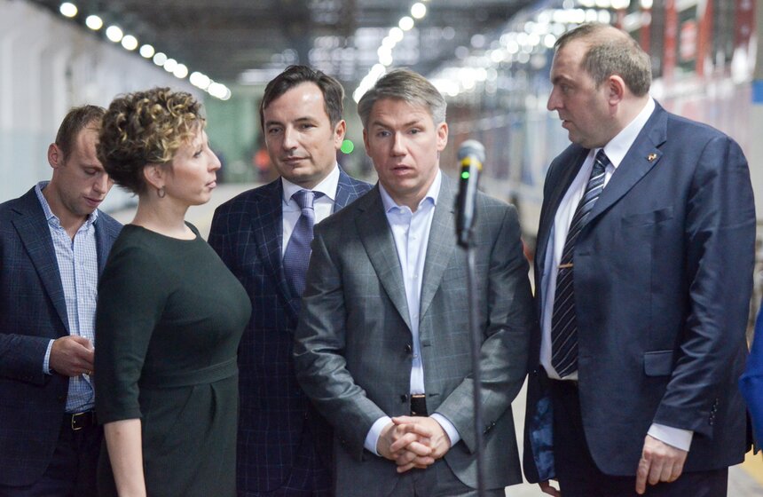 Посвященный Кубку конфедераций поезд запустили в подземке 10 фото