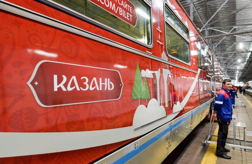 Посвященный Кубку конфедераций поезд запустили в подземке 1 фото