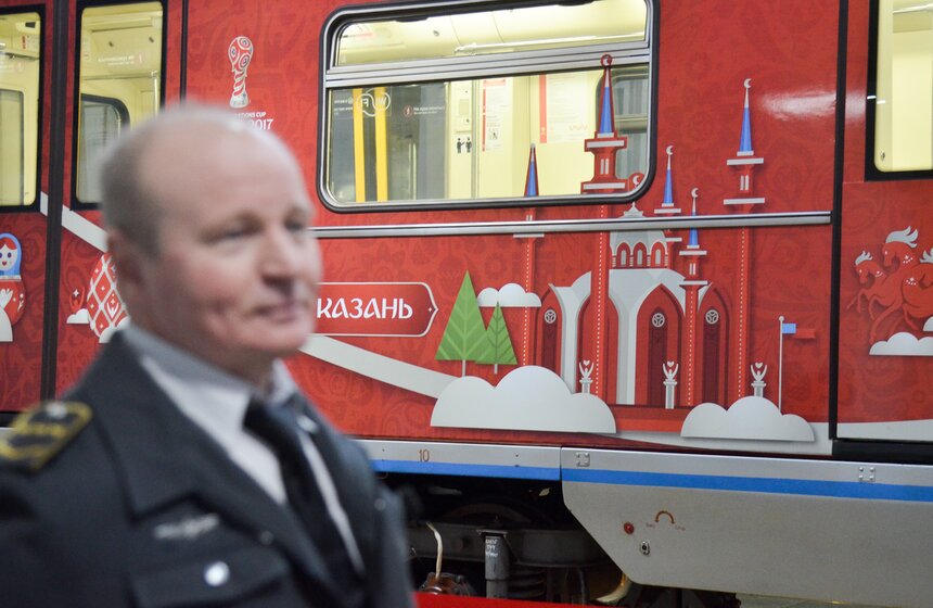 Посвященный Кубку конфедераций поезд запустили в подземке 4 фото
