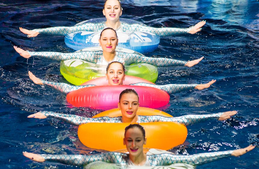 Цирковое шоу на воде "Тайна подземного моря" 29 фото