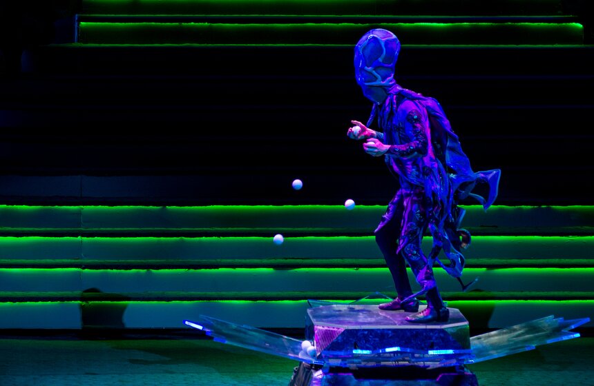 Цирковое шоу на воде "Тайна подземного моря" 25 фото