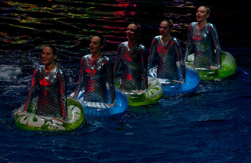 Цирковое шоу на воде "Тайна подземного моря" 27 фото