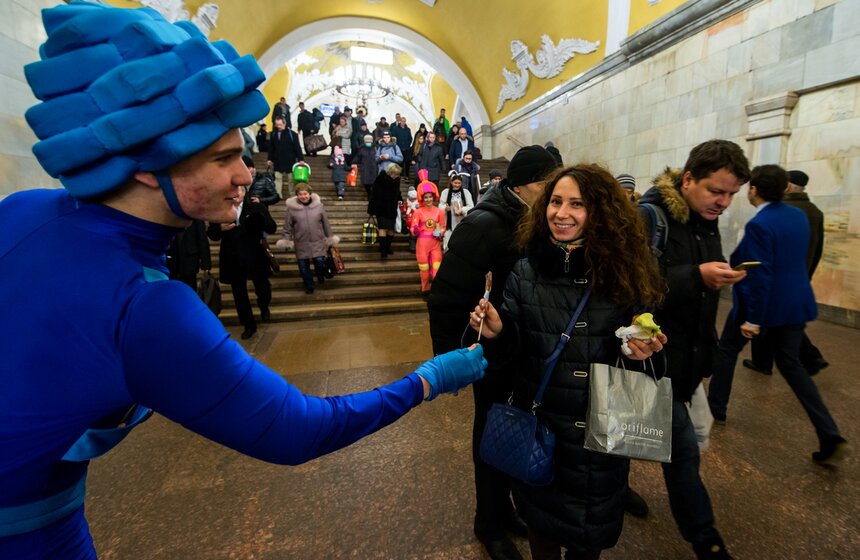 Уникальный Новогодний поезд запущен в московском метро 2 фото