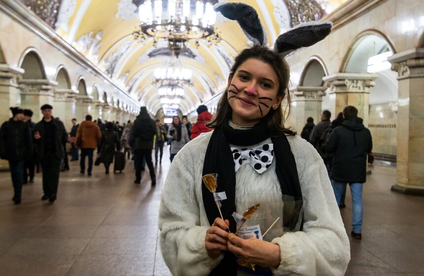 Уникальный Новогодний поезд запущен в московском метро 3 фото