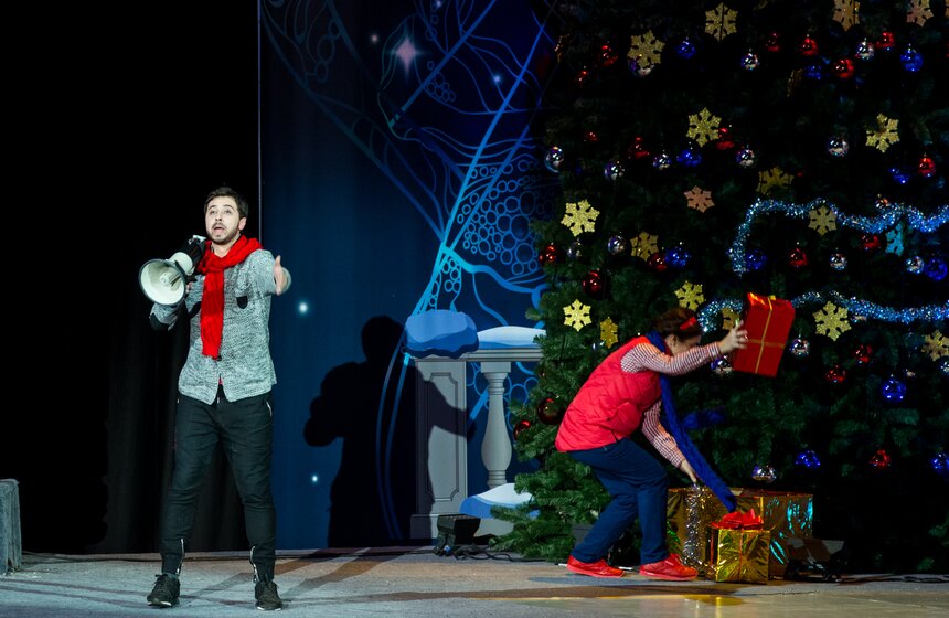 Цирковое шоу на воде "Тайна подземного моря" 1 фото